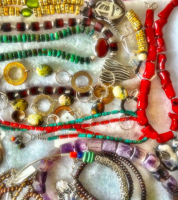 Elevate Your Evening Ensemble: A Guide to Styling with British Antique Jewelry